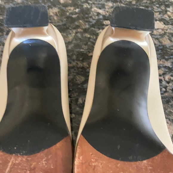 STUART WEITZMAN BLOCK HEEL SHOES SIZE 7W - Picture 11 of 11